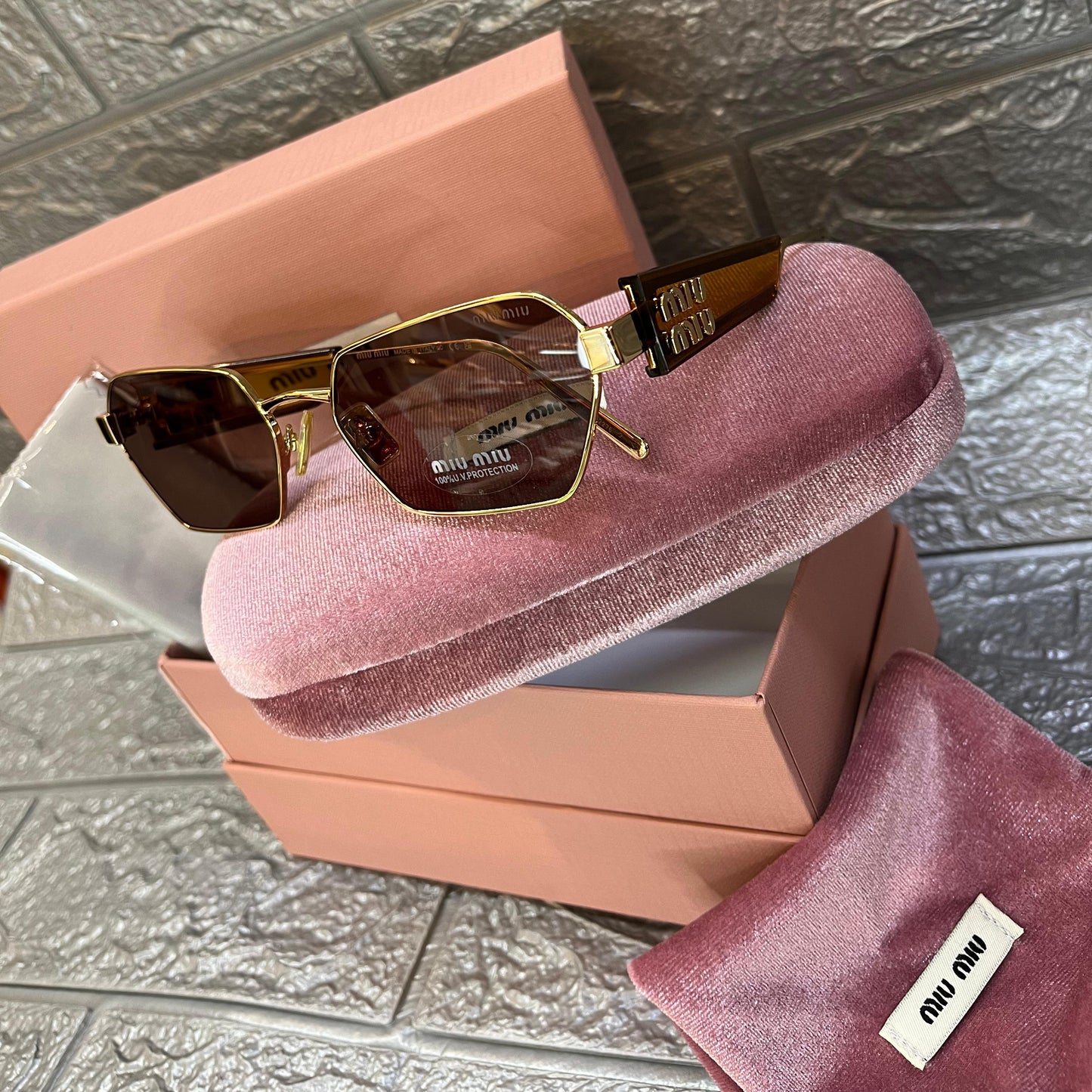 Miu Miu Ariste Hexagonal Gold